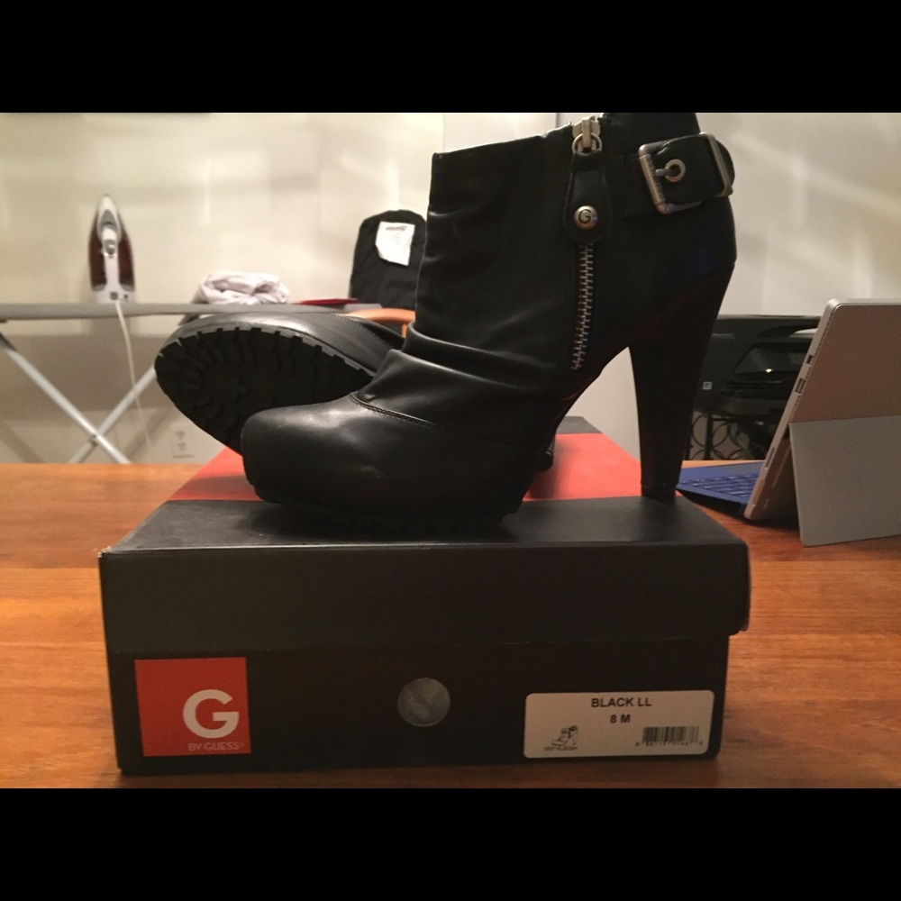 Guess booties size 8